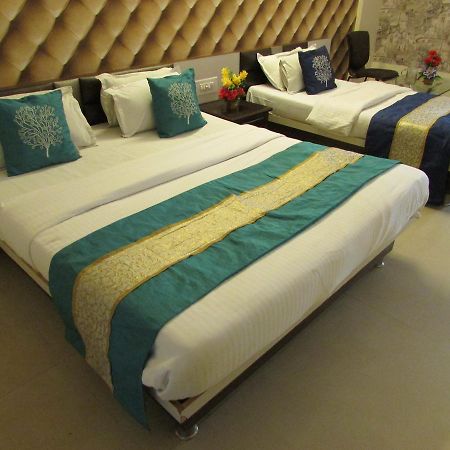 Hotel Neelkanth Residency Гандинагар Экстерьер фото