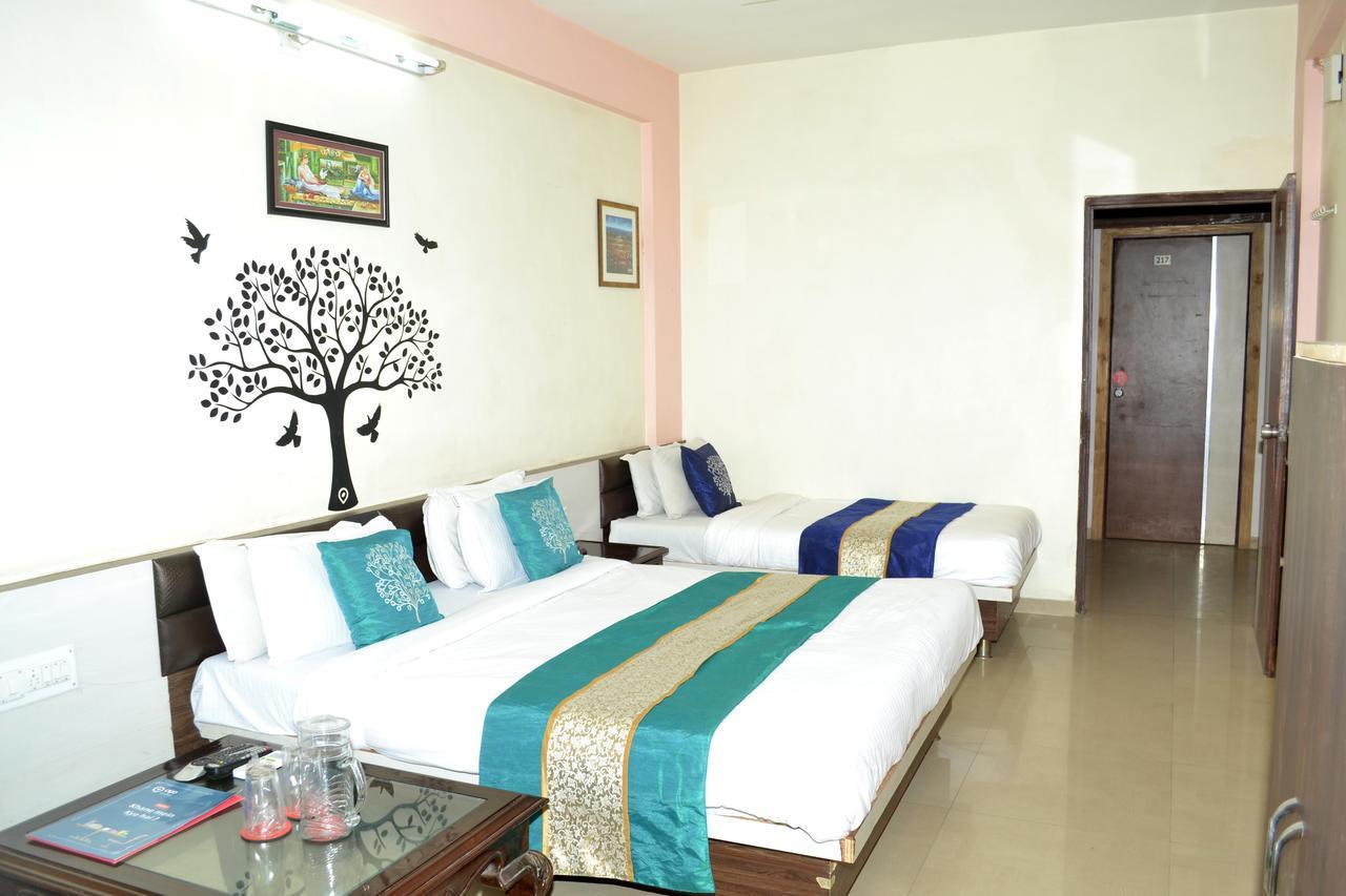 Hotel Neelkanth Residency Гандинагар Экстерьер фото