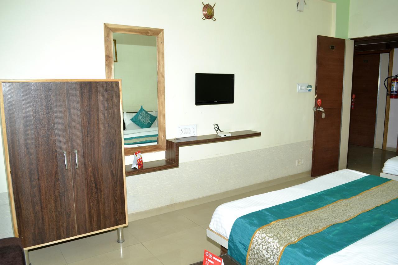 Hotel Neelkanth Residency Гандинагар Экстерьер фото
