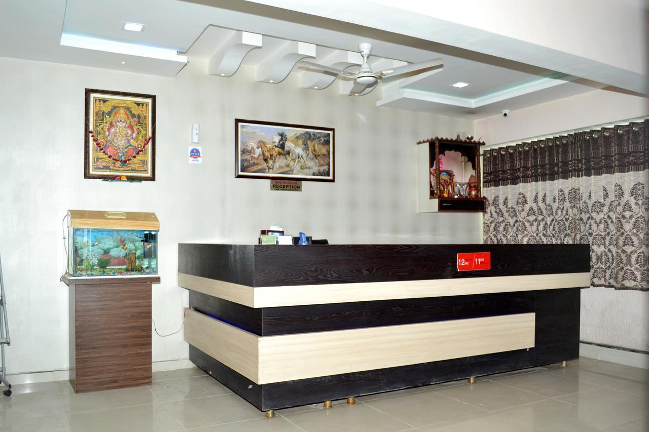 Hotel Neelkanth Residency Гандинагар Экстерьер фото