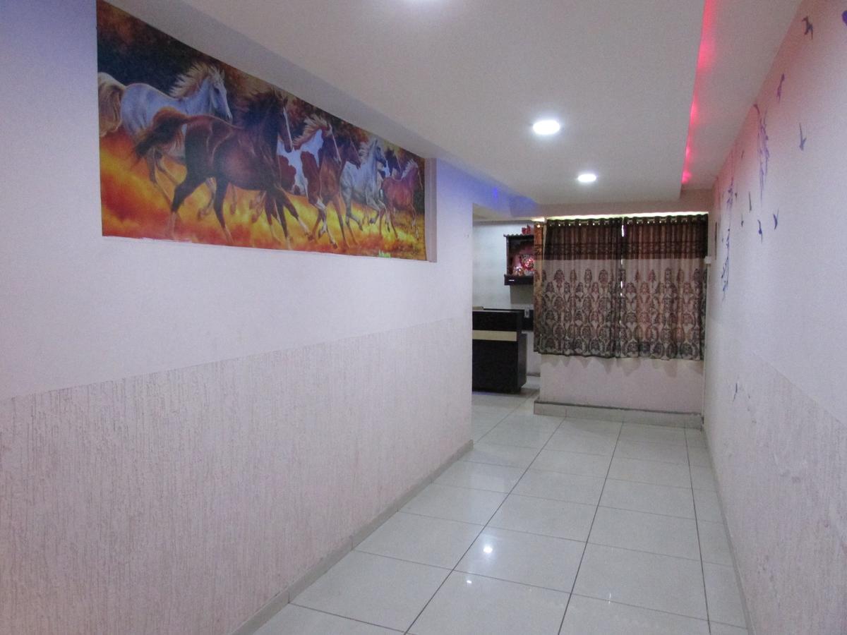 Hotel Neelkanth Residency Гандинагар Экстерьер фото