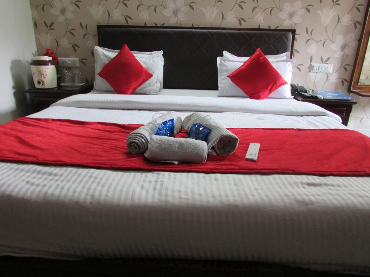 Hotel Neelkanth Residency Гандинагар Экстерьер фото
