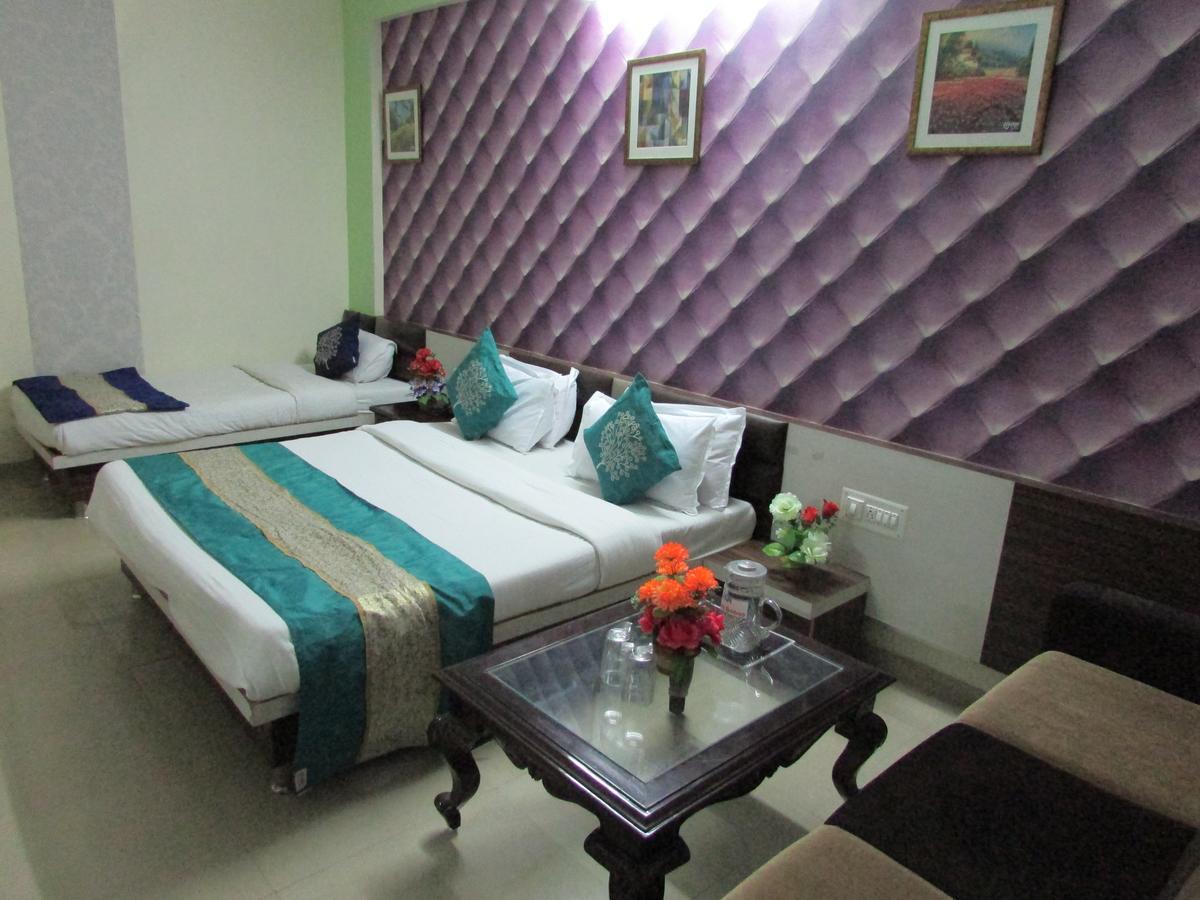 Hotel Neelkanth Residency Гандинагар Экстерьер фото