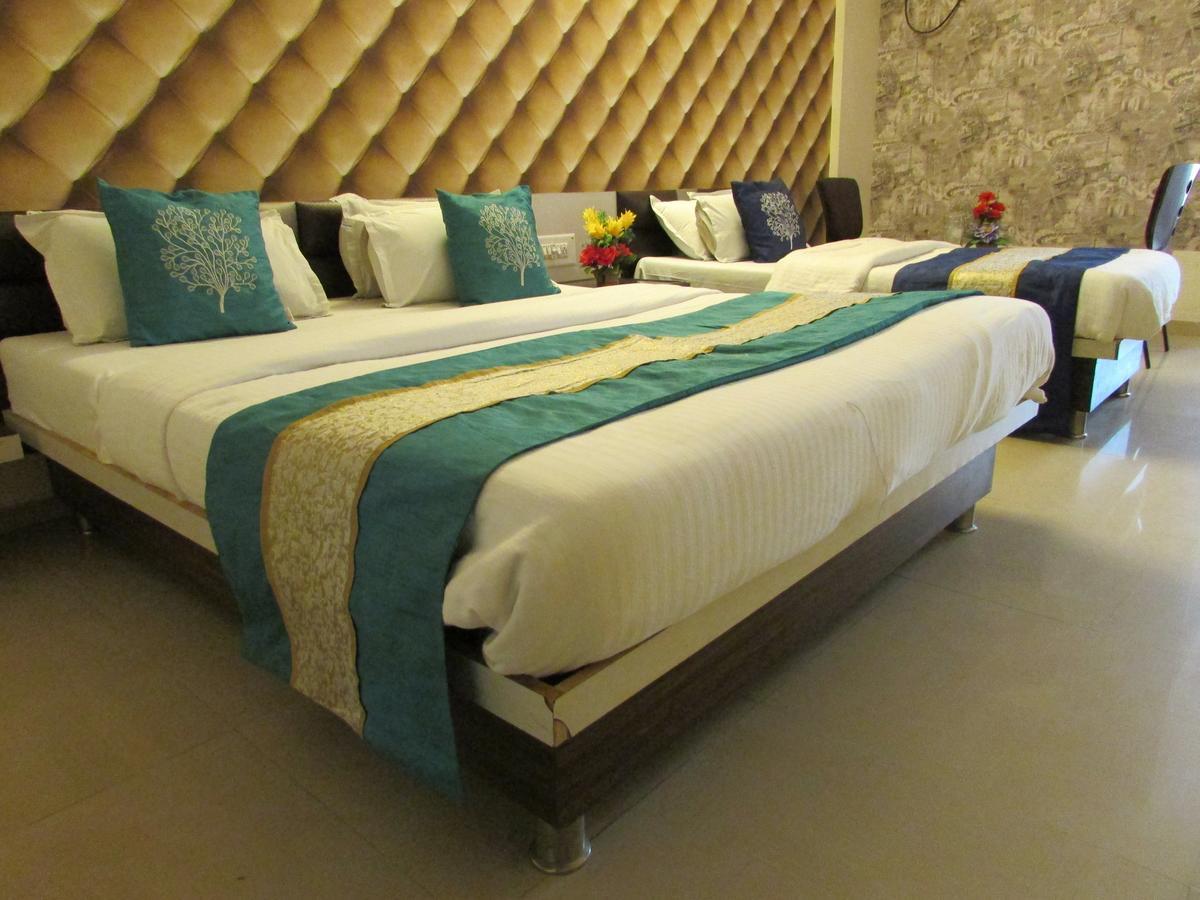 Hotel Neelkanth Residency Гандинагар Экстерьер фото